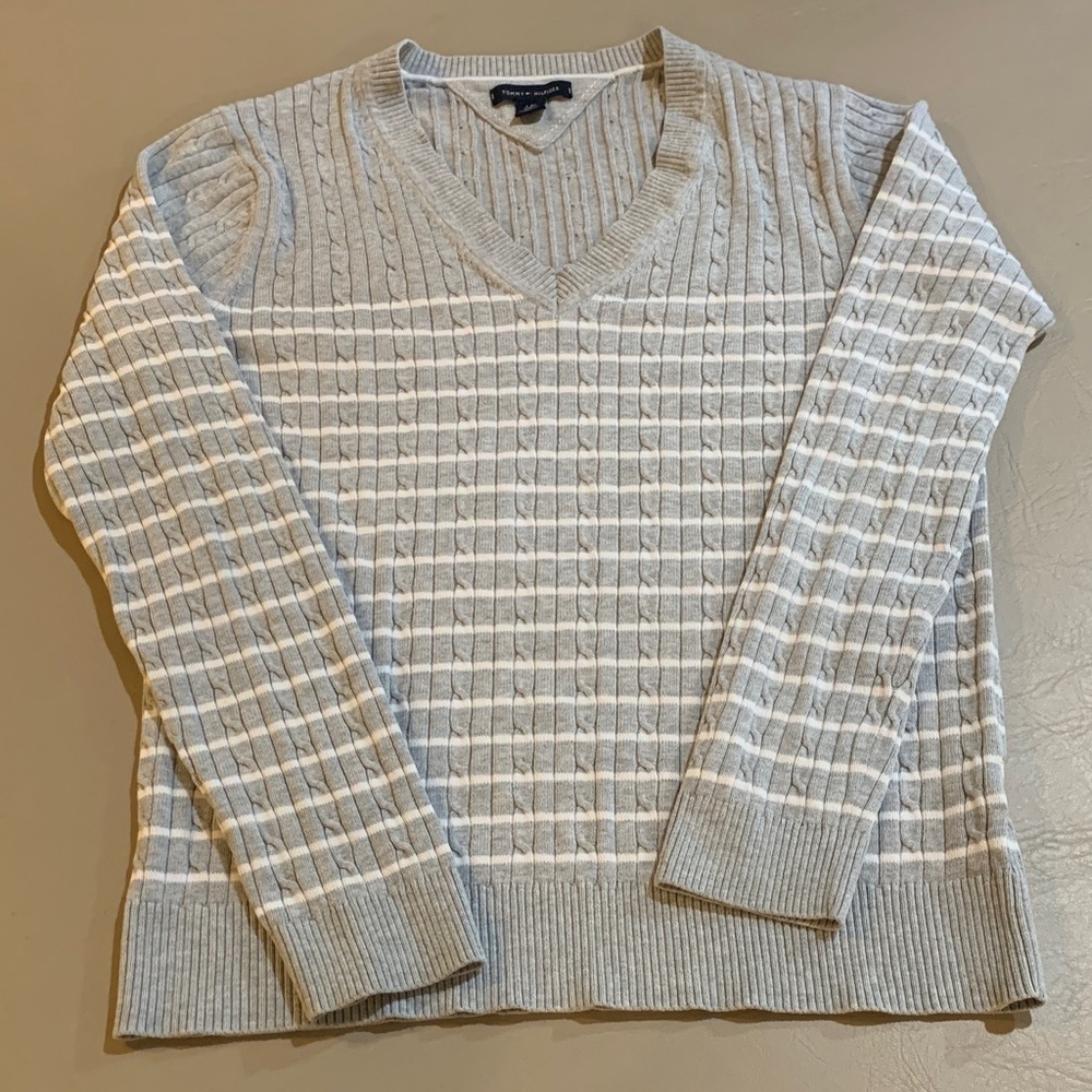 Tommy Hilfiger Gray V-Neck Cable Knit Sweater​​​​